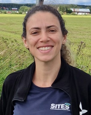 Porträttfoto av Julianne Oliveira