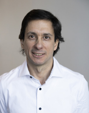 Porträttfoto av Francisco X Aguilar Cabezas