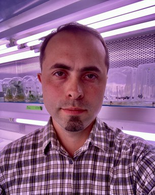 Portrait photo of Yaroslav Ivanovych