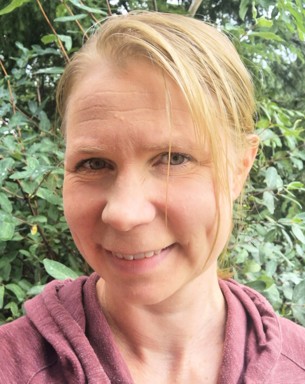 Porträttfoto av Anne-Maarit Hekkala