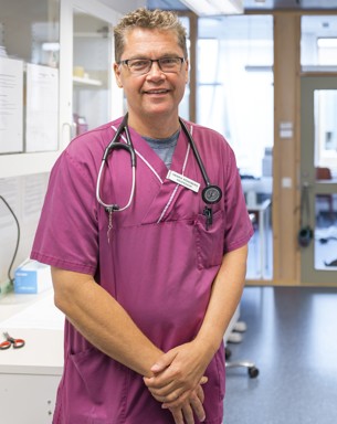 Portrait photo of Henrik Rönnberg
